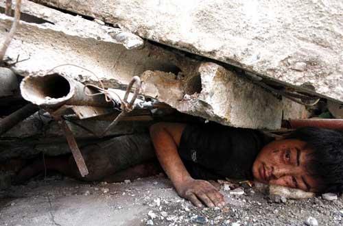 仍感动许多人!那个废墟下说“我要坚强”的陈坚离开13年后